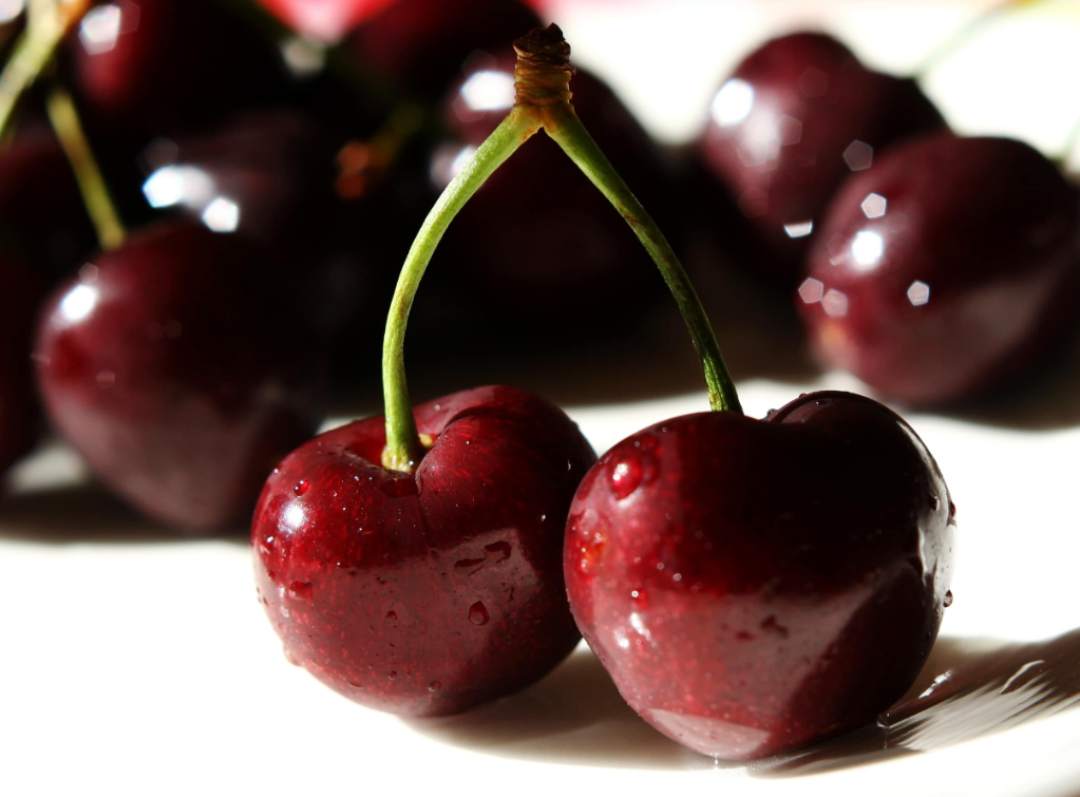 Cherry có màu sắc đỏ thẫm bắt mắt 