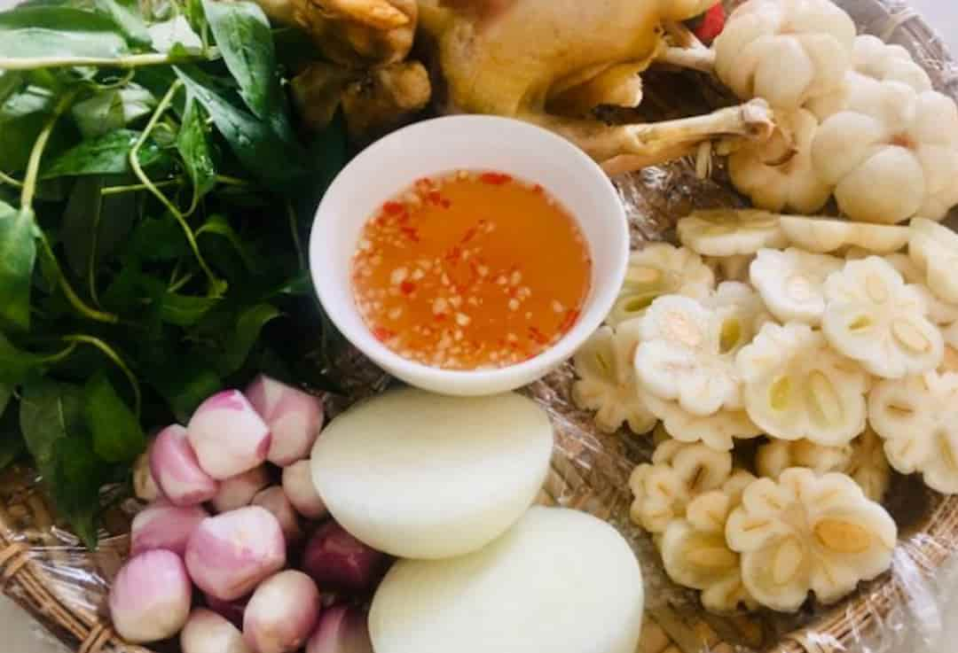 Gỏi gà măng cụt